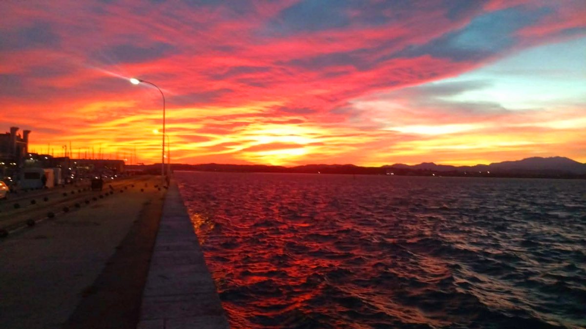 El éxito de la vida, consiste en siempre seguir adelante. 
  Feliz dia.