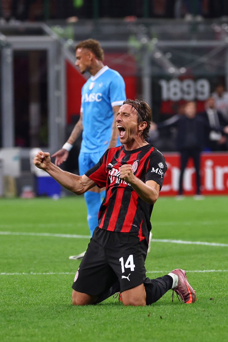 🗣 Carlo Ancelotti on Luka Modrić: "I'm delighted that he's staying at the highest level, and that's not surprising at all. I knew he'd do well because he's aiming for the World Cup, he plays once a week, and last year, at my Real Madrid, he was the only player who didn't miss a