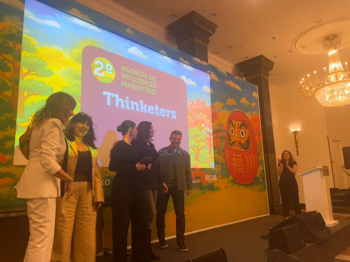 AsociacionADC's tweet image. Anoche se celebró la Gala de los 56 #PremiosControl. Nuestra presidenta, @LudiGarcia y directora general de @SECNewgate_es tuvo el honor de entregar los premios en la categoría de &quot;Agencia de Influencer Marketing&quot; ¡Felicidades a todos los premiados!