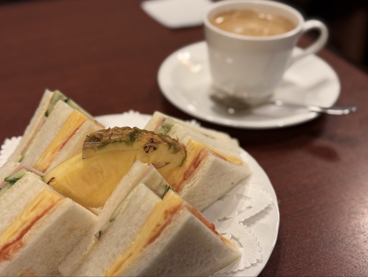 どっと疲れたので安らぎたいと吸い寄せられるように久々の喫茶サンシャインに和みに来ました꜀(  ꜆-ࡇ-)꜆🥪☕️

iPhone16 Pro撮影
#iPhone撮りフォト
#喫茶サンシャイン