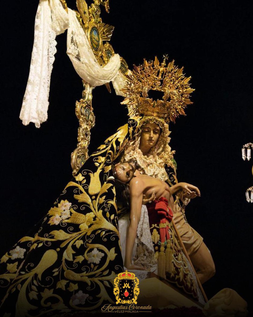 #ViernesDeAngustias ⚜️

𝐵𝑎𝑗𝑜 𝑡𝑢 𝑚𝑎𝑛𝑡𝑜, 𝑆𝑒ñ𝑜𝑟𝑎,𝑒𝑙 𝑎𝑙𝑚𝑎 𝑑𝑒𝑠𝑐𝑎𝑛𝑠𝑎 𝑦 𝑙𝑎 𝑒𝑠𝑝𝑒𝑟𝑎𝑛𝑧𝑎 𝑣𝑢𝑒𝑙𝑣𝑒 𝑎 𝑛𝑎𝑐𝑒𝑟.

#MadreDeVelez
#CofradiasVM
#CofradiasMLG