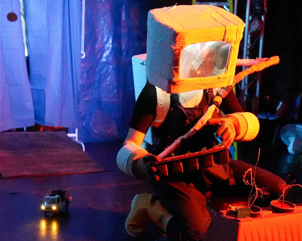 thespyinthestalls tweet media