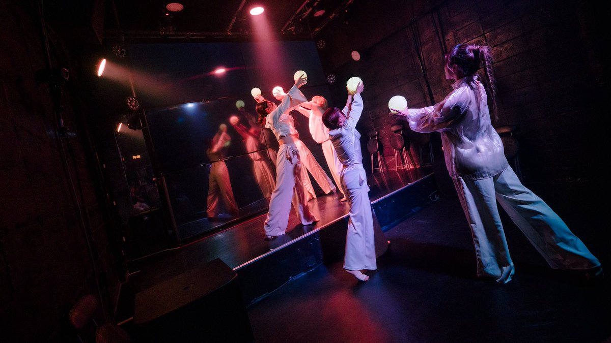 pabcsphoto's tweet image. 2025.11.7
mw. The Dance Art Stage
『 ℹ︎ - ｱｲ - 』

#mw_artist
@mw_aet @sherisheri00519 
@mw_hina @mw_hinano 
@mw_sala @m_i_r_ee