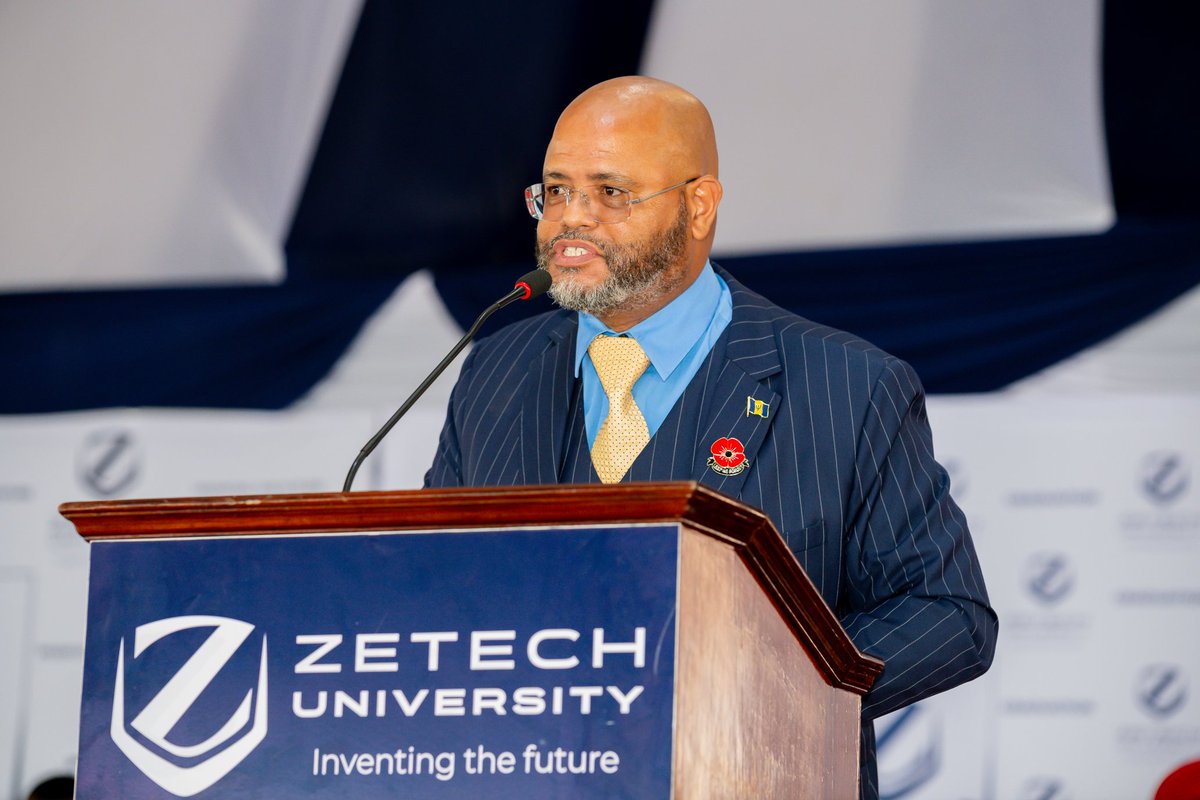 ZetechUni's tweet photo. A message to carry far beyond the graduation day
#ZetechUniversityGraduation2025 #ZUGraduation2025 #InventingTheFuture #ProudlyZetech #Classof2025 https://t.co/GDaE6n71r1
