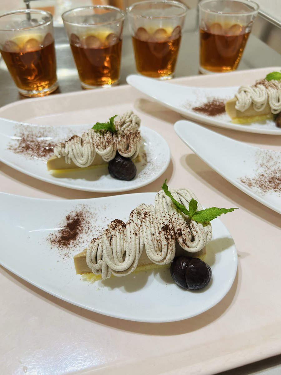 おやつはモンブランケーキ🍰 ＆ルイボス茶。夕食は鰤の黒酢あんかけ