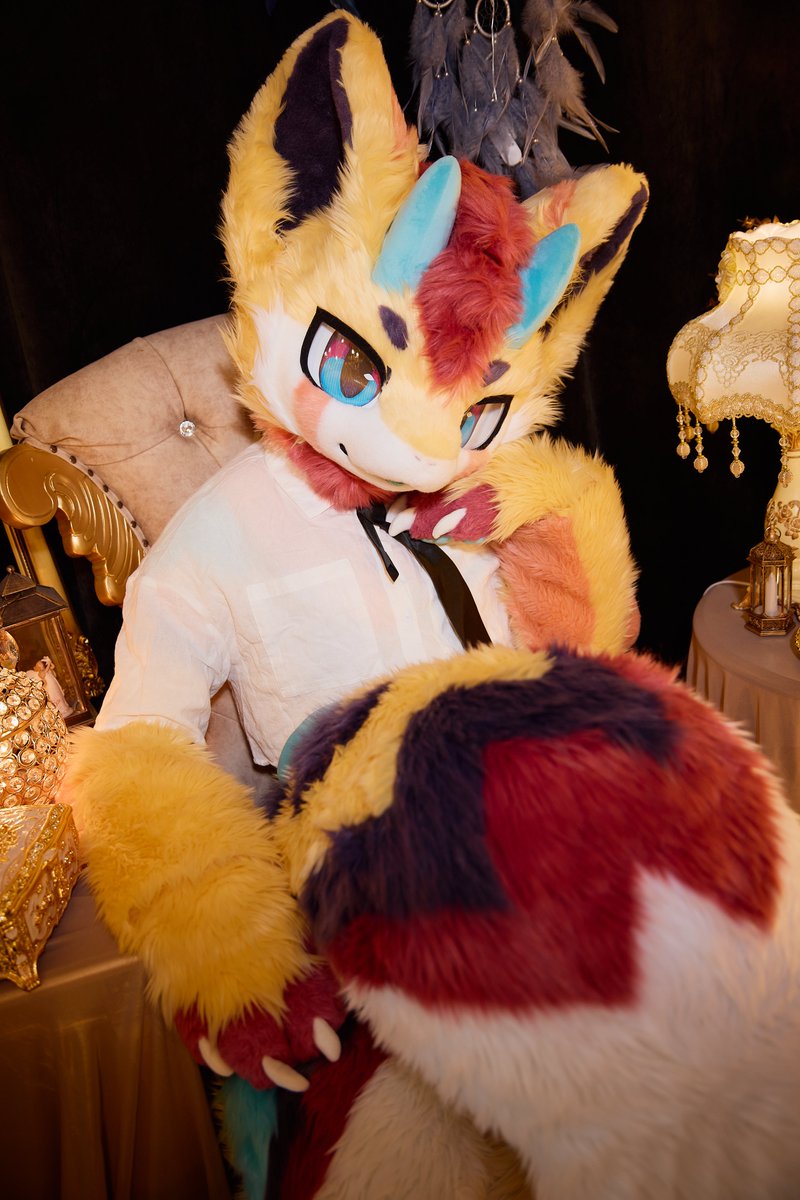 Weighted in gold my worth can never be🏆

📸 <a href="/guni1636/">그니 GUNI</a> 
#FursuitFriday #fursuit