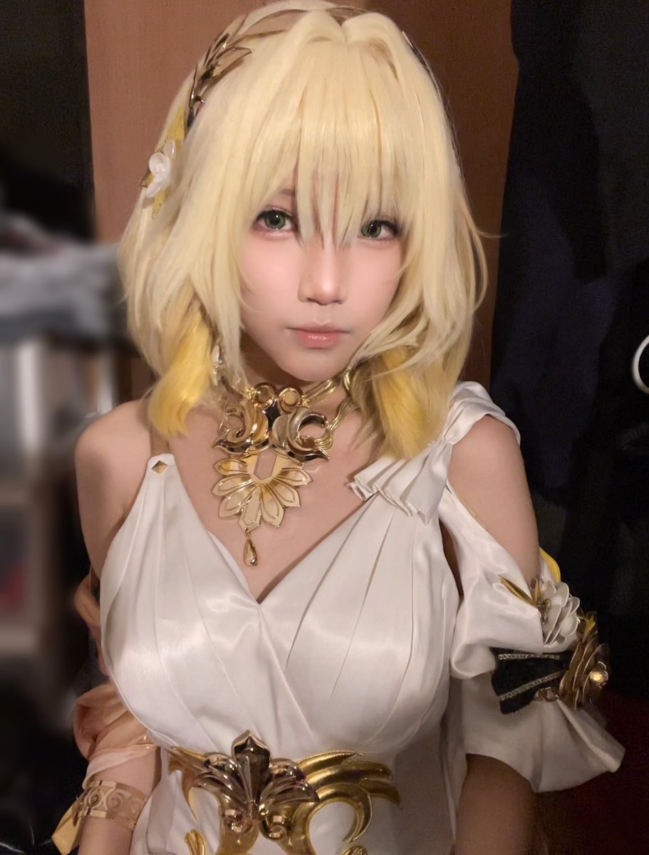 cos.hsr
背景毎回ほんま汚いから定番のモザイクかけるﾖ