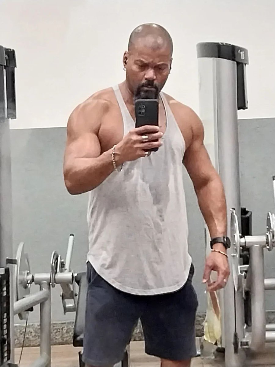 LL197743's tweet photo. Ei, bom dia! Quer SEXtar comigo? 🫦
#bomdia 
#bumdia 
#bomdiabomdia 
#focanopreto 
#pretao 
#hum 
#humpretão 
#queisso 
#queissopreto 
#olhaasextafeira 
#sextou 
#vamossextar 
#sextacomigo 
#borasextar 
#vemsextarcomigo 
#sextafeirasualinda❤️ https://t.co/o4EtX0T04c