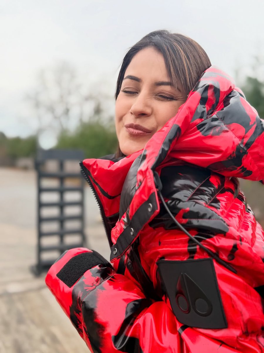 . <a href="/ishehnaaz_gill/">Shehnaaz Gill</a>'s cute winter look 🥰
.
.
.
#shehnaazgill #shehnaazians #shehnaazkaurgill #shehnaazarmy #RadioCity