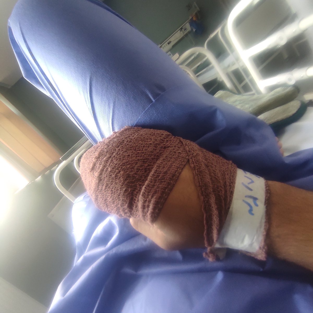 Sino_He's tweet image. نه پول
نه طلا
نه ویلا
نه مرسدس
نه ....

هیچکدوم به اندازه سلامتی ارزشمند نیستن