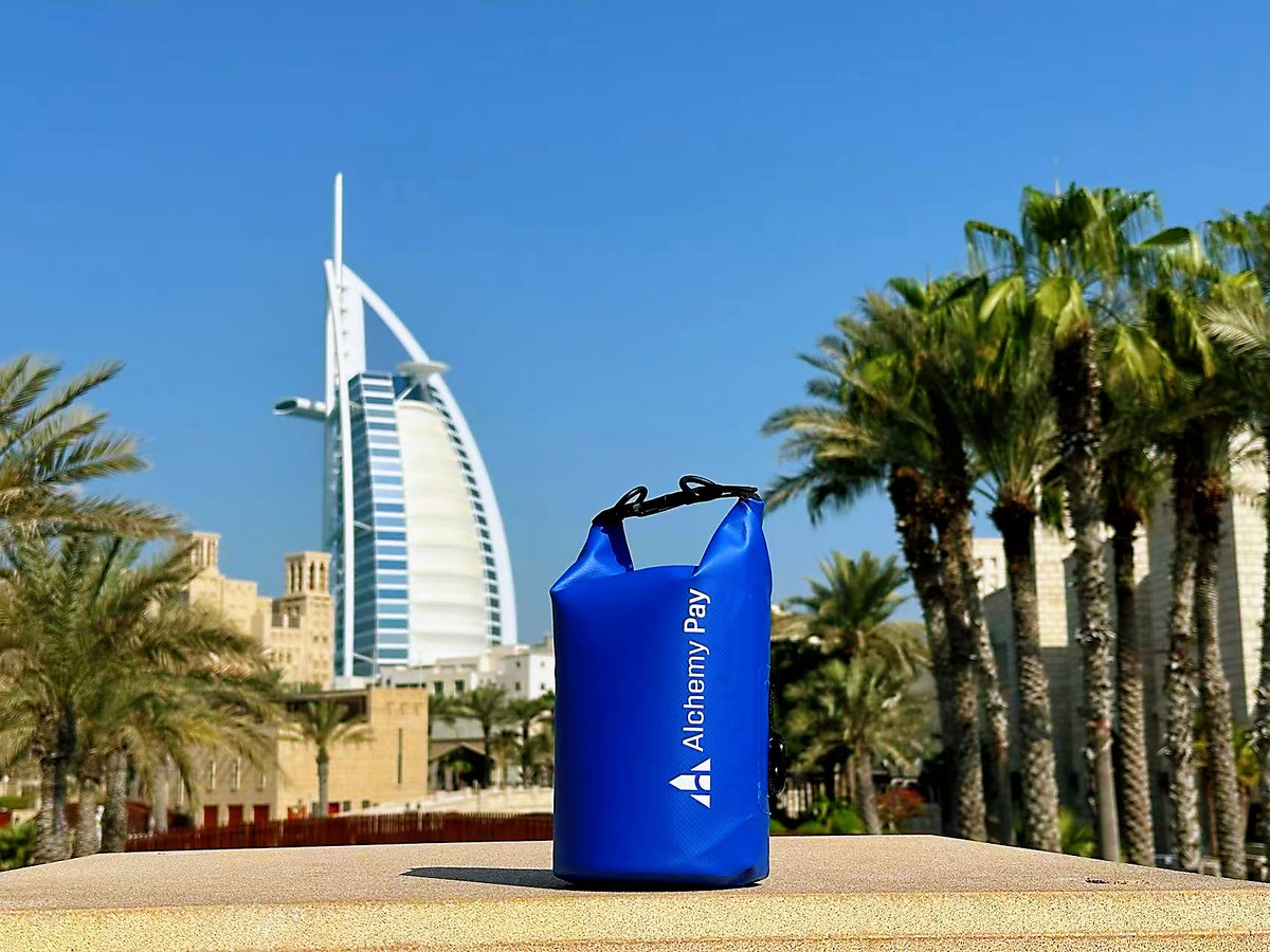 AlchemyPay's tweet image. 💦Why let water ruin the fun? #AlchemyPay&apos;s resistant bag + instant crypto gateway = your perfect Dubai day🏖️. Dry gear, fluid finances. What&apos;s your next splash? 

$ACH