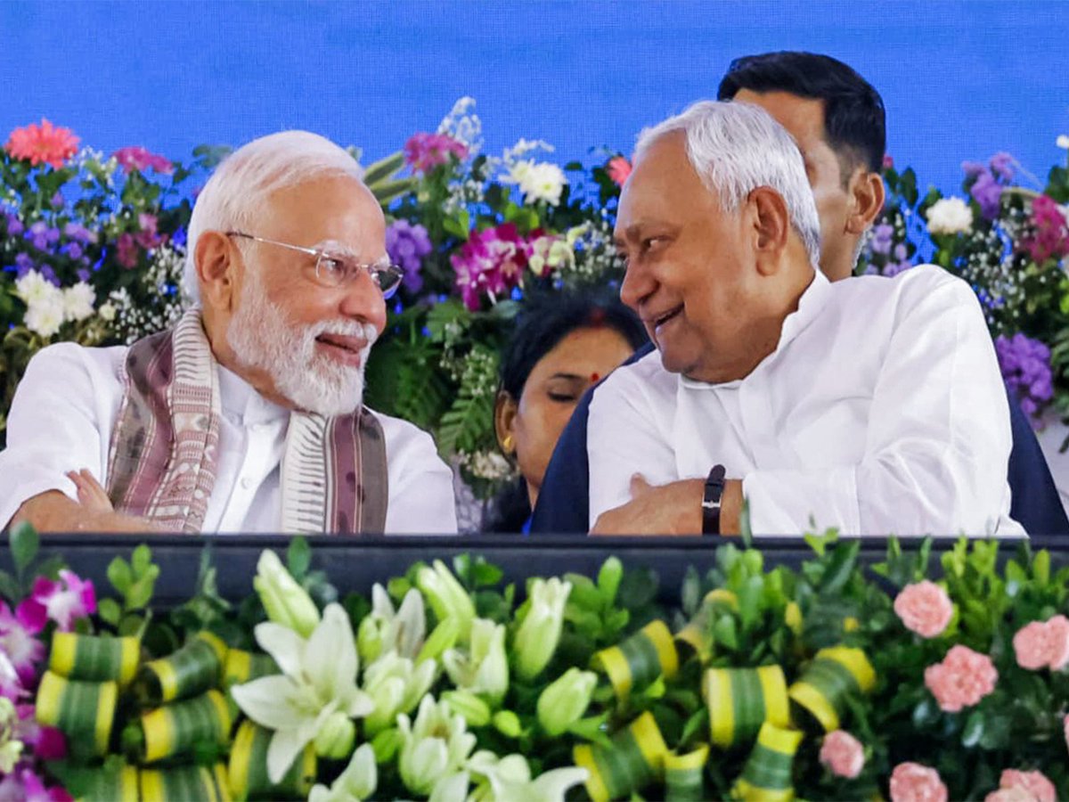 ani_digital's tweet photo. NDA's lead crosses 200 mark as Modi-Nitish magic blitzes Gathbandhan

Read @ANI Story | https://t.co/BAn0vpSU9F
#NDA #200mark #ModiNitish #magic #MBG #BiharElection2025 #BiharElections #Bihar #BiharAssemblyPolls #BiharAssemblyElectionResults https://t.co/rt89rraNTt