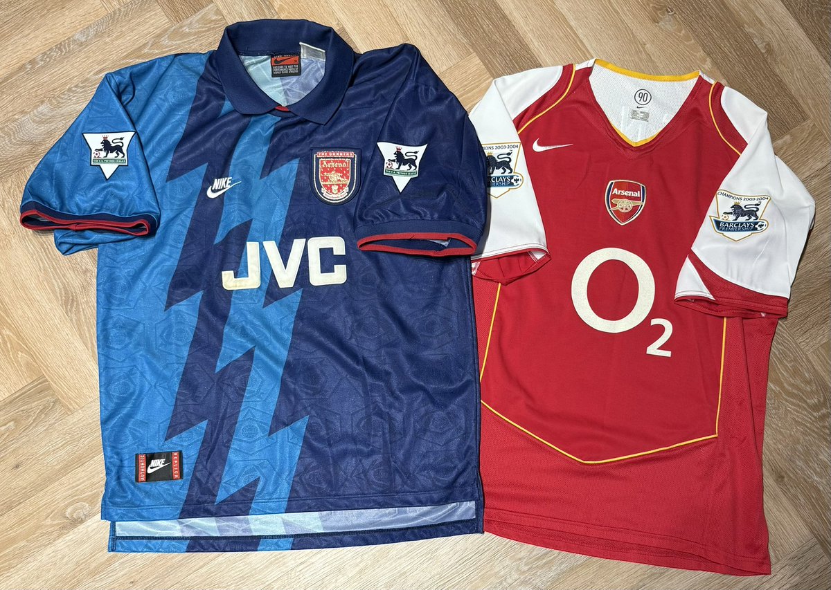 PlugThefootball's tweet photo. 🎟️ RAFFLE 🎟️

⚡️Arsenal 1995/96 Away Shirt – Size XLarge – Wright

Or 

🔴Arsenal  2004/05 Home Shirt – Size Large – Henry + £50 transferred to your bank!🏦

Both Shirts almost mint condition! 

📩 DM to enter
💷 £3.50 per entry https://t.co/eB8Y86D2Xm