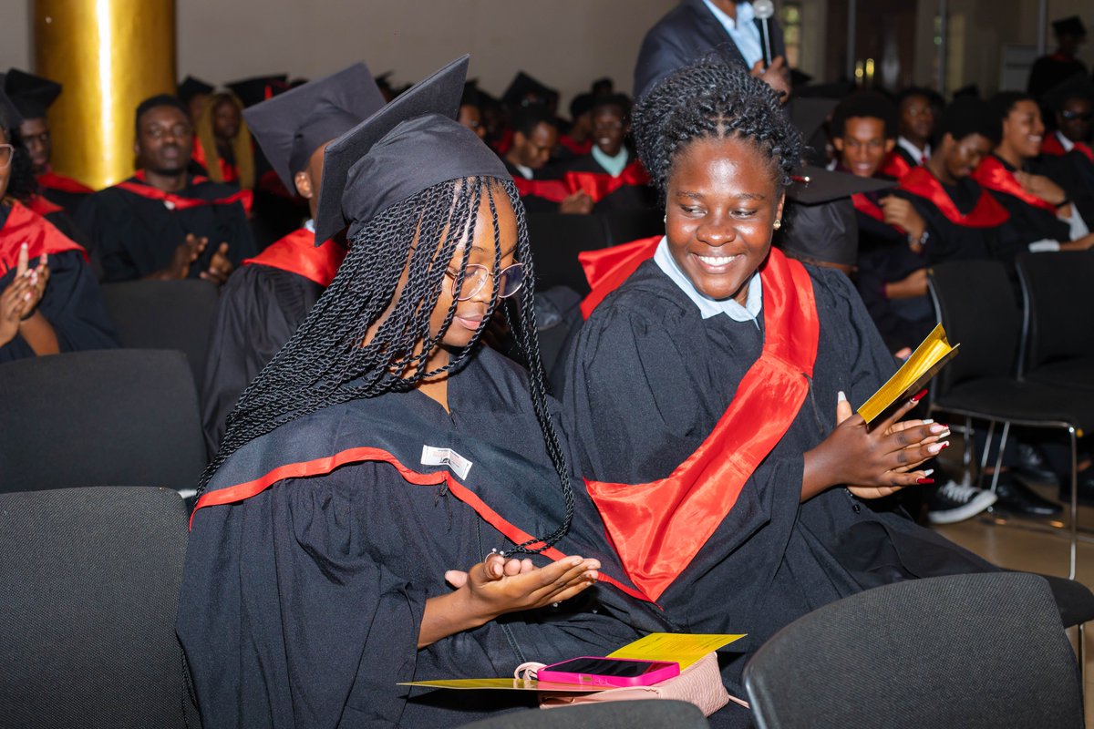 eMobilis's tweet image. @KatrinaMuchemi went on to share that over the next five years, those who learn quickly, experiment boldly, and share openly would have the strongest advantage and that consistency, curiosity and courage are the keys to standing out as a creator.

#eMobilisgrad2025 #codewithAI