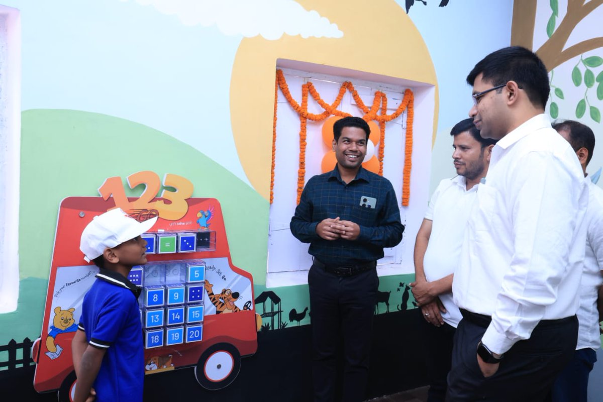 Ganjam_Admin's tweet image. ଆଜି ଶିଶୁ ଦିବସ ଅବସରରେ ମାନ୍ୟବର ବିଧାୟକ, ଛତ୍ରପୁର ଏବଂ ଜିଲ୍ଲାପାଳ ଗଞ୍ଜାମ ଛତ୍ରପୁର ଅନସ୍ଲୋ ହାଇସ୍କୁଲ୍‌ରେ ମୋଡେଲ ଶିଶୁ ବାଟିକା ଶ୍ରେଣୀକକ୍ଷର ଉଦ୍‌ଘାଟନ କରିବା ସହ ଛାତ୍ରଛାତ୍ରୀଙ୍କ ସୁବିଧା ସମ୍ପର୍କରେ ପଚାରି ବୁଝିଥିଲେ। ସ୍କୁଲ୍ ପରିସରର ସୁନ୍ଦରୀକରଣ ଏବଂ ପାଠପଢ଼ା ପରିବେଶକୁ ଅଧିକ ସୁଦୃଢ଼ କରିବା ପାଇଁ ସମ୍ପର୍କିତ…