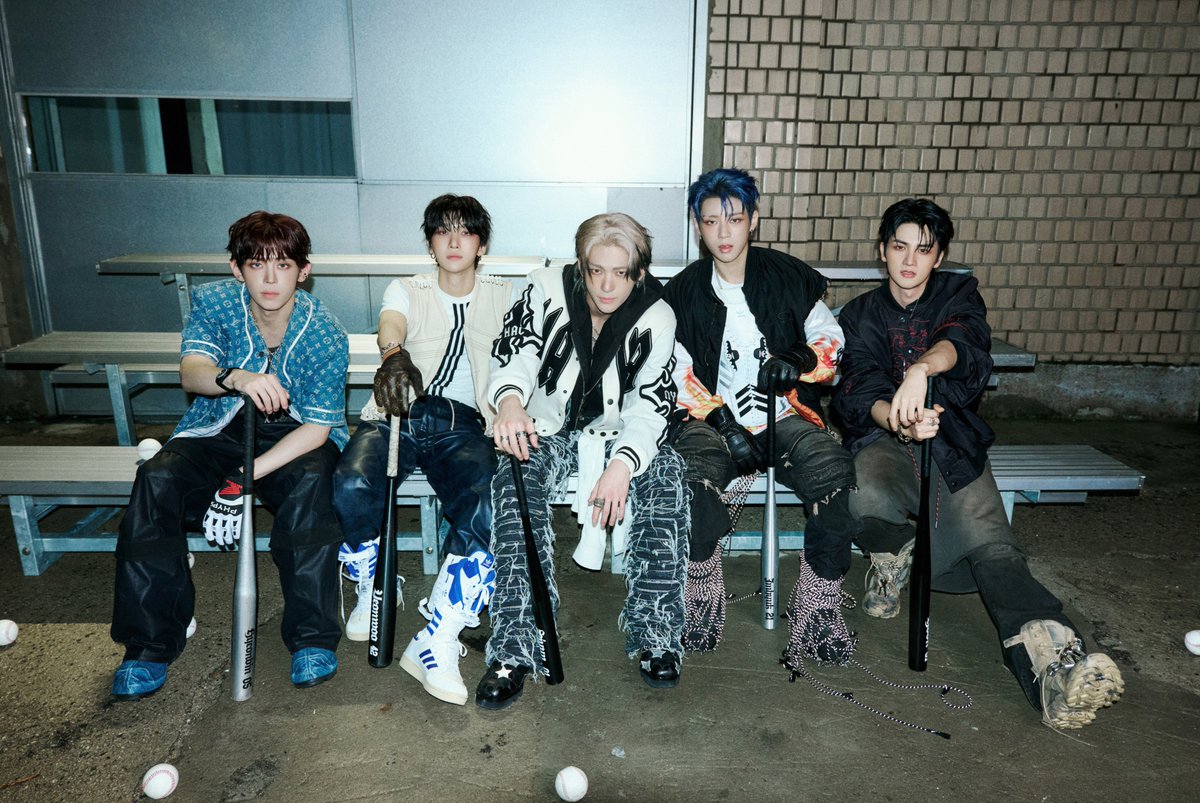 CUBE_NOWZ's tweet image. NOWZ (나우즈) 3rd Single [Play Ball]  

Concept Photo : General VER.

⚾ 2025. 11. 26. 6PM (KST)

#NOWZ #나우즈 
#PlayBall