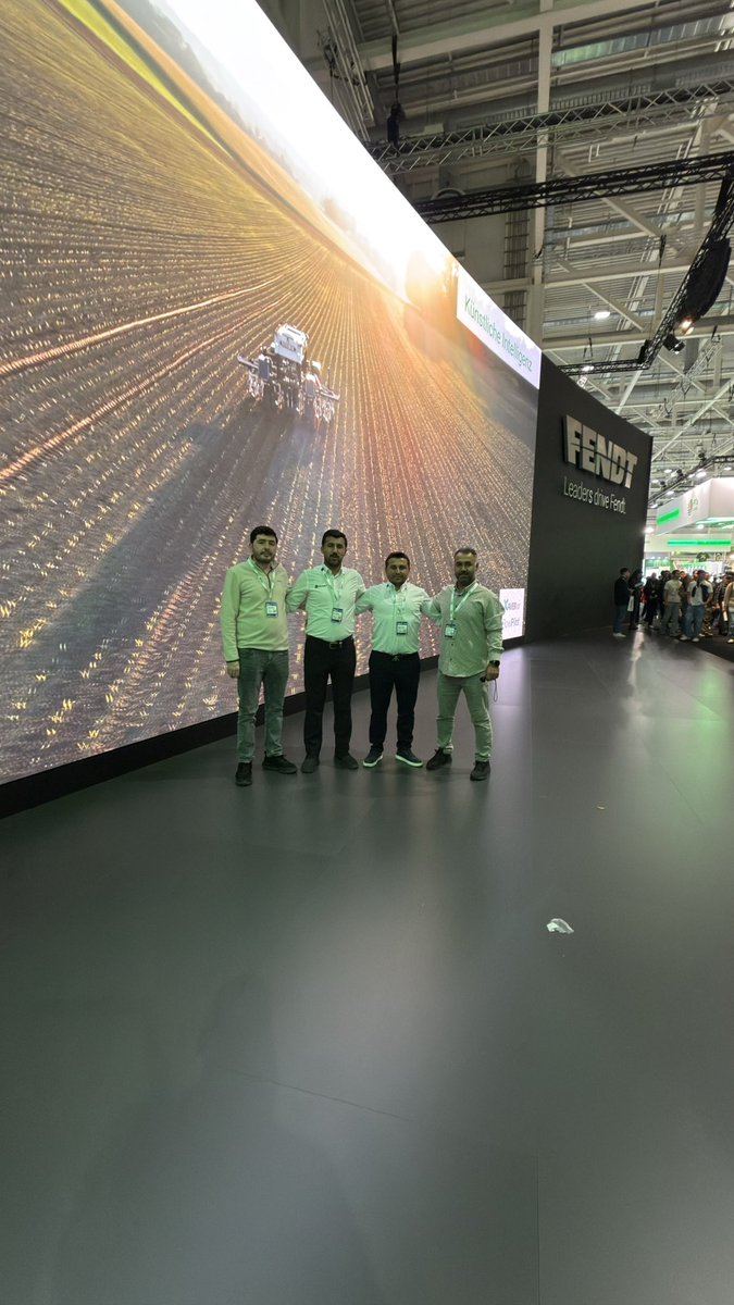 gapseracilarkop's tweet photo. 🚜 AGRITECHNICA 2025 | Hannover
Dünyanın en büyük tarım fuarındayız.

-Tarım teknolojilerindeki en son yenilikleri tanıtarak, sektörümüz için yeni iş fırsatları ve çözümler geliştirmeye devam ediyoruz.
@bybekirbozdag @hasansildak @malicevheri @CYAZMAC @ibrahimeyyupogl @TCTarim https://t.co/UKoAaqudD1