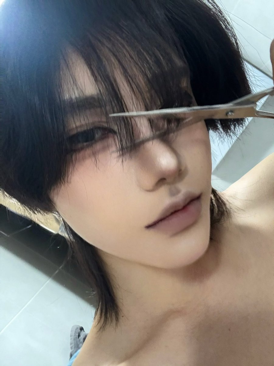 머리가 마니 길었어요