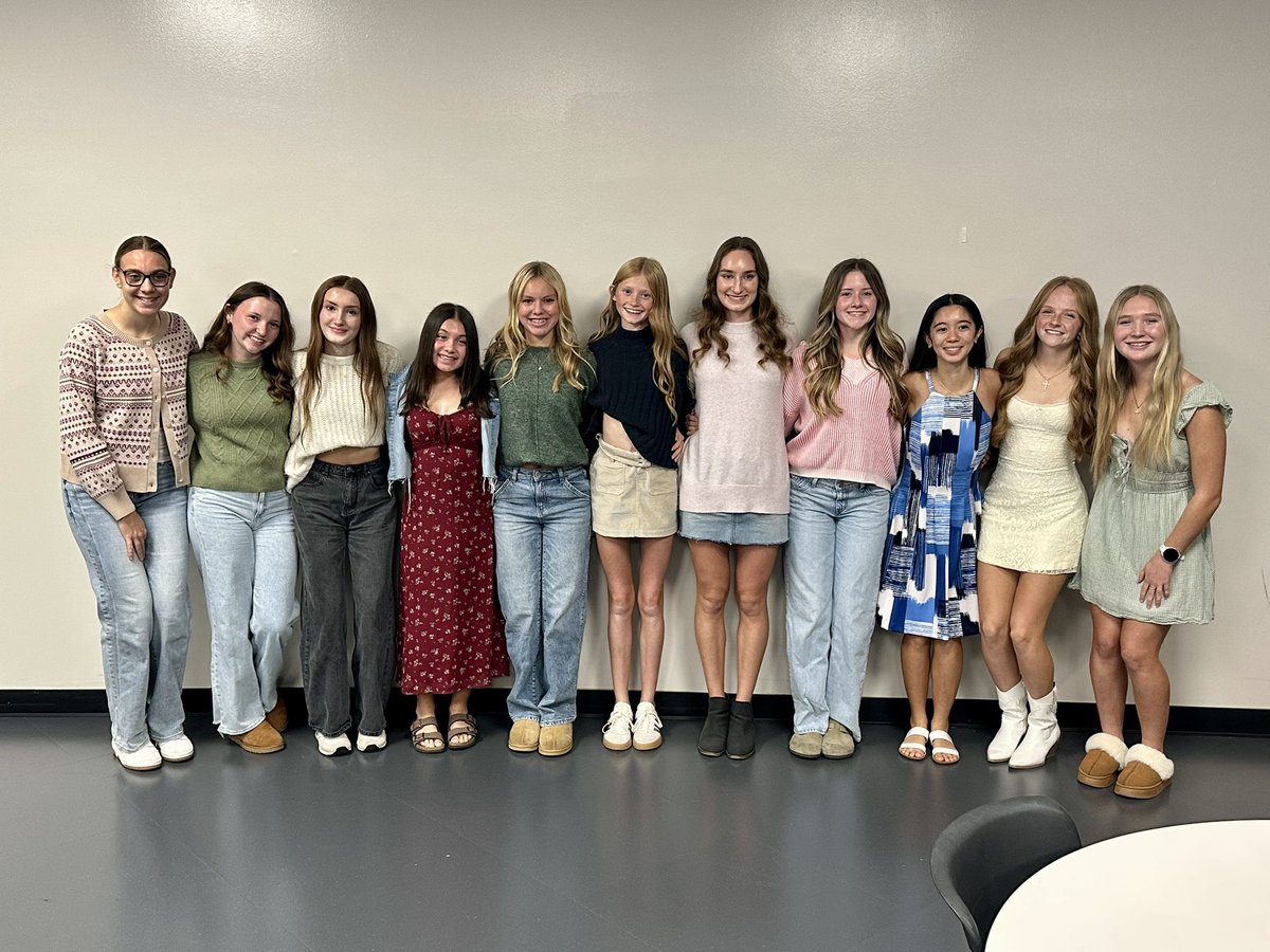 My freshman XC season came to an end tonight at the <a href="/CrossStaley/">Staley Cross Country</a> banquet!
I got my varsity letter! 🏃‍♀️💚🖤
Season 5k PR: 19:59
State Meet Qualifier
<a href="/N2SportsStaley/">N2Sports Staley</a> <a href="/NKCSchools/">NKC Schools</a>