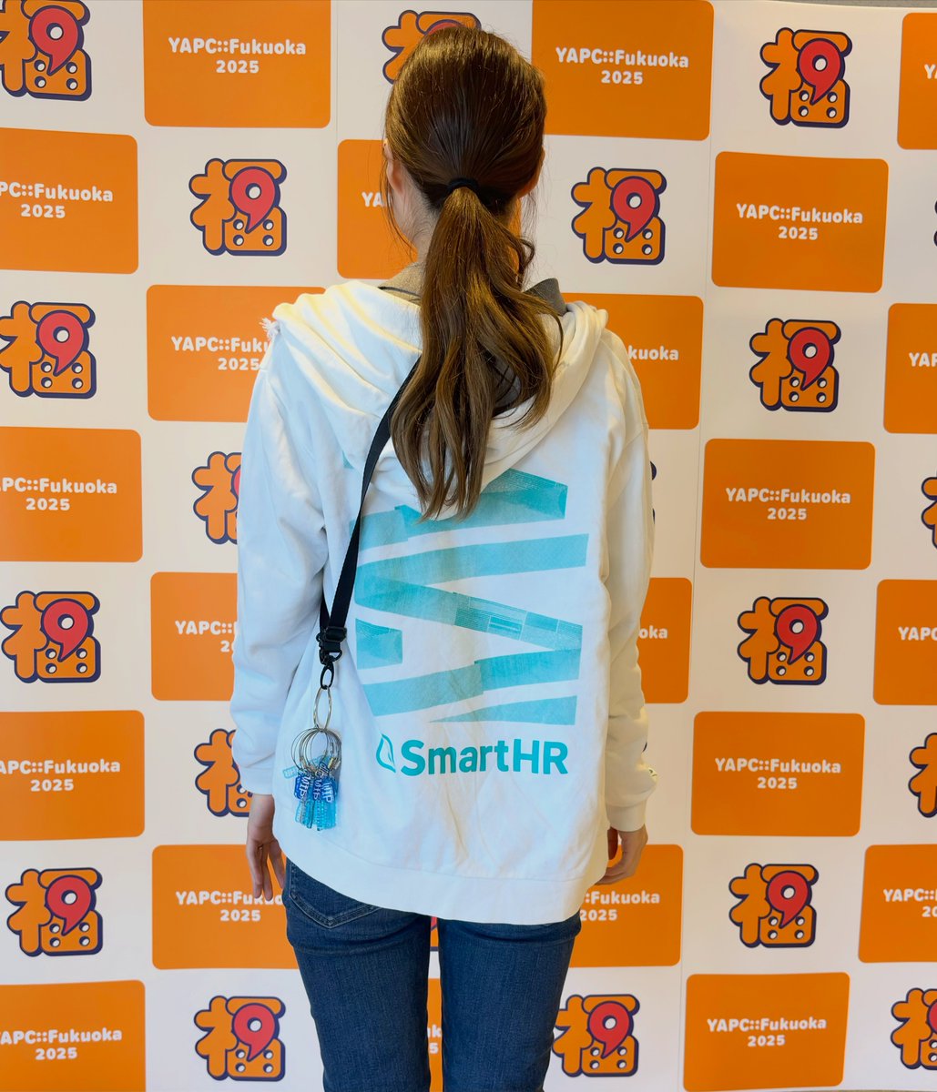 「YAPC::Fukuoka 2025」に参加しているSmartHR社員は、それぞれ異なる「SmartHRの増えてくアクキー」を配布しています。
SmartHRパーカーを目印に、ぜひお気軽にお声がけください！
#yapcjapan