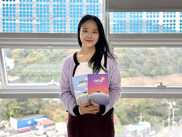 [광주일보] 이길 수도 질 수도 없었던…‘광주고보 야구사건’ 만화로 부활. 송재영 작가, 1924년 ‘광주고보 vs 일본야구단’ 다룬 ‘볼셋!국용’ 출간. 선수 연행 반발 동맹 휴학, ‘광주학생독립운동’ 촉발…크라우드펀딩 시작. “상관없어 보이는 과거 누군가의 옳은 선택이, 지금 내 삶을 바꿀 수