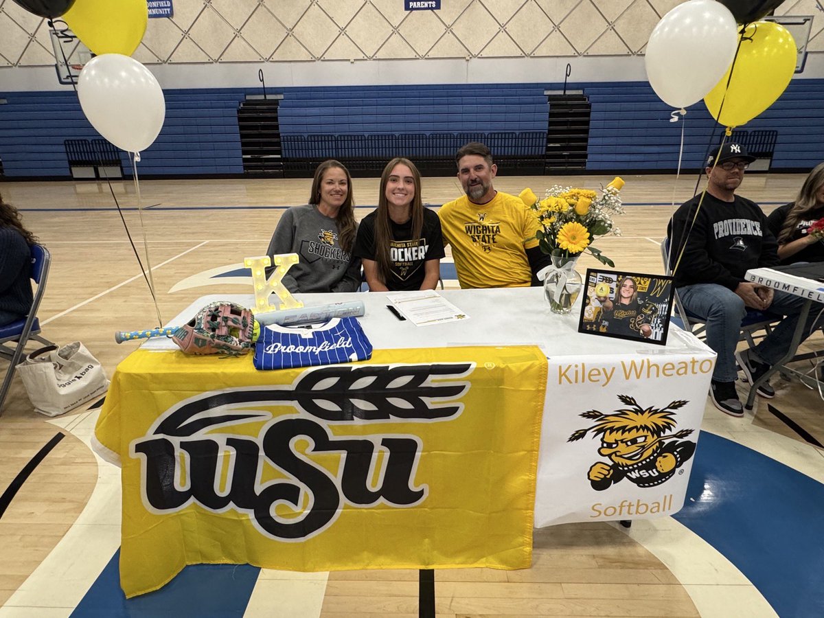 EpicNational18's tweet image. Our Epic ballers had an Epic Signing Day! Congrats  @kiley_wheaton for making it official with @GoShockers 
 @EastonFastpitch @BlackStarATHL @ExtraInningSB @LineDsoftball @3N2Sports