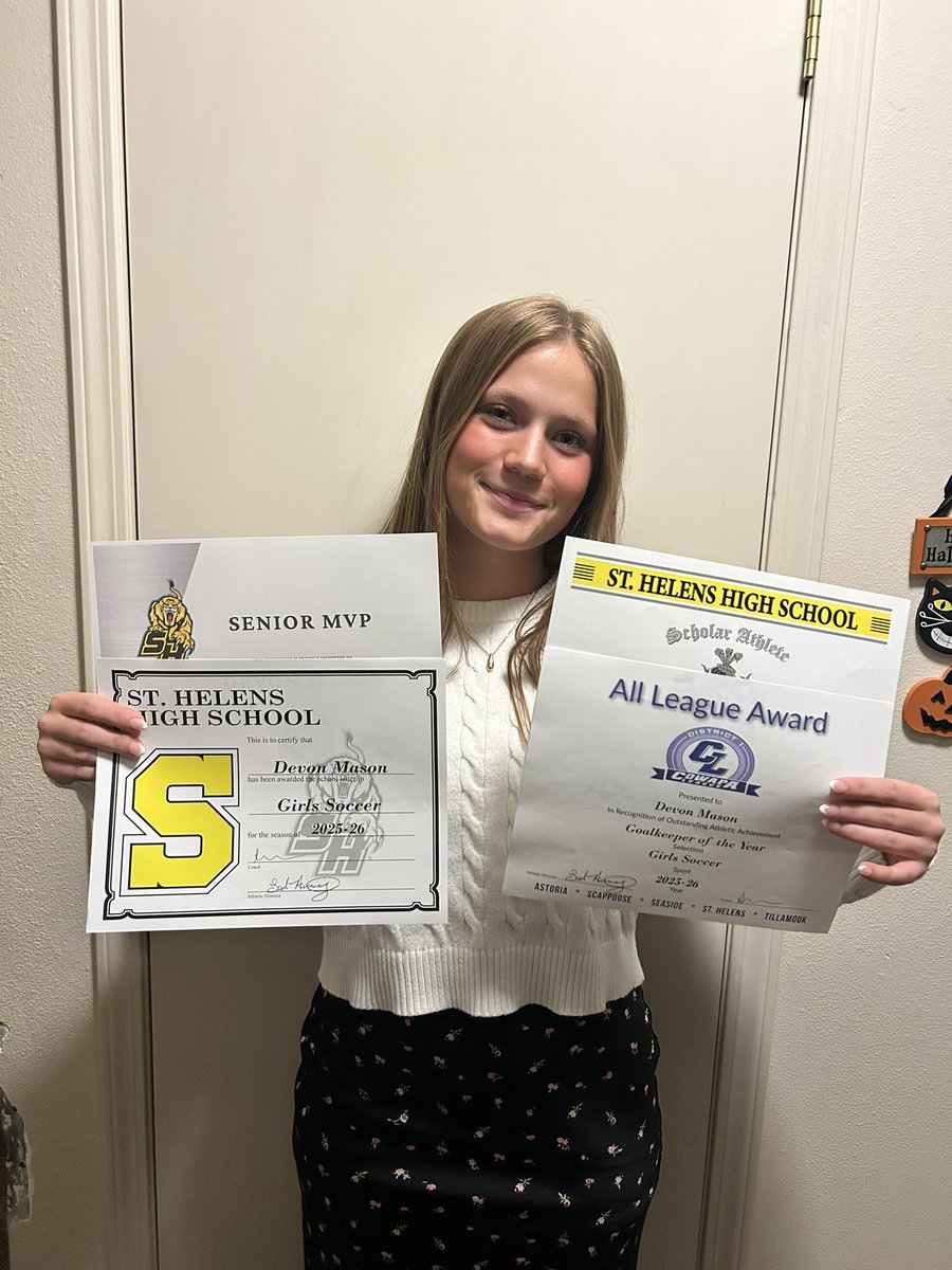devonm_athlete's tweet photo. And with the Fall Sports Banquet, my last season of HS soccer has come to an end…

✅ COWAPA League GK of the Year
✅ Senior MVP
✅ Team Captain 
✅ Scholar Athlete (4.0 UW GPA)

Excited to get back to work with my OR Surf club team as league games start in 3 weeks! 

@MidMajorMedia 
@Lhu_wsoc 
@ugkalliance