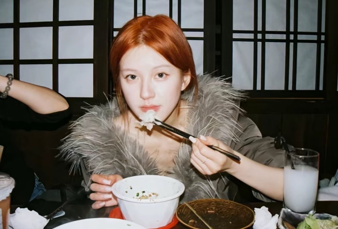 Princess_rosyyy's tweet image. ล่าสุดสำนักข่าวใหญ่ที่จีนรายงานว่าอี KU บริษัทต้นสังกัดเก่าของ “จ้าวลู่ซือ” หลังจากชีออกจากค่ายในบ.ผู้ถือหุ้นหลายคนถอนตัวออกจากบริษัทเยอะมาก แล้วมีบริษัทถึง 5 แห่งถอนตัวออกจากรายชื่อผู้ถือหุ้น 

สาแก่ใจกูตั้งใจจะฝังกลบชีแต่โดนชีฝังกลบแทน…