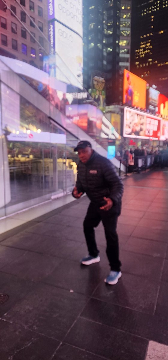 calvinmackie's tweet image. In these New York City streetz ... with my Morehouse STEM brothers and Black Future Innovators (BFI) Family!! @STEMNOLA @stem_action #STEMforAll