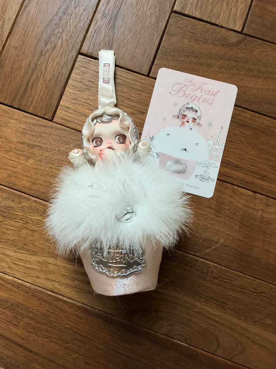 ポップマート朝1当たったので今日発売のスカルパンダGET出来た