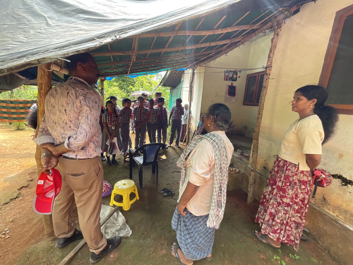 KV_TLY's tweet photo. JANJATIYA GAURAV PAKHWARA 2025-26 (DAY 10) VISIT TO ARALAM FARM
#kvsroernakulam #kvshq #kvsro #JanjatiyaGauravDiwas #JanjatiyaGauravDiwas @KVS_HQ @TribalAffairsIn https://t.co/BAPDDIUo0n