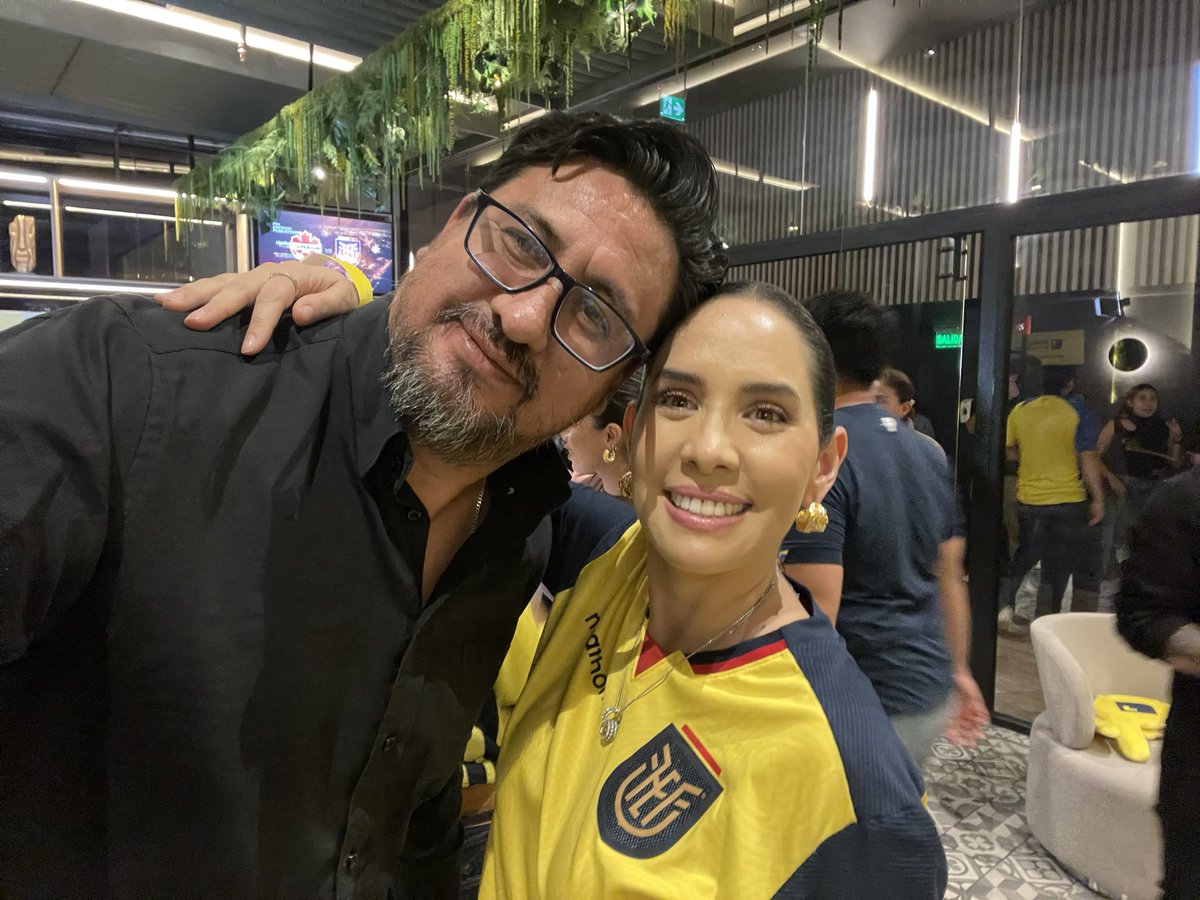 dony43's tweet photo. Apoyando a @LaTri @tssportsecuador https://t.co/eCjpBs74Fx