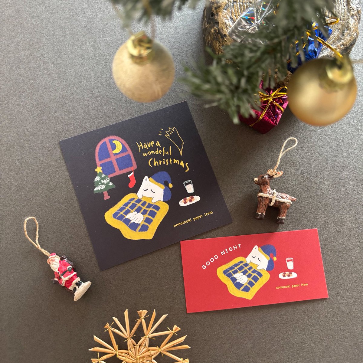 n_e_m_u_n_o_k_i's tweet image. \ 冬限定のおまけできました /

通販ご利用のお客様に添えているポストカード
本日出荷分からこちらをお送りさせていただきます👻

クリスマスを楽しみに待つおばけねこちゃん（と、おばけペットちゃん）
正方形のカードとしおりにもなるミニカードのセットです…