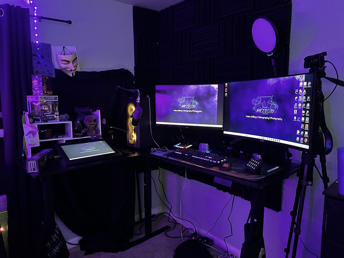 MezzoJD's tweet image. Just finishing touches but it’s done! New desk for my bday!