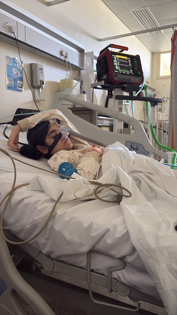 اللهم إشفها شفاءً عاجلا غير آجل وألبسها ثوب 
الصحه والعافيه... دعواتكم 🙏🌹

#يوم_الجمعه 
#ميرال_البلوشي