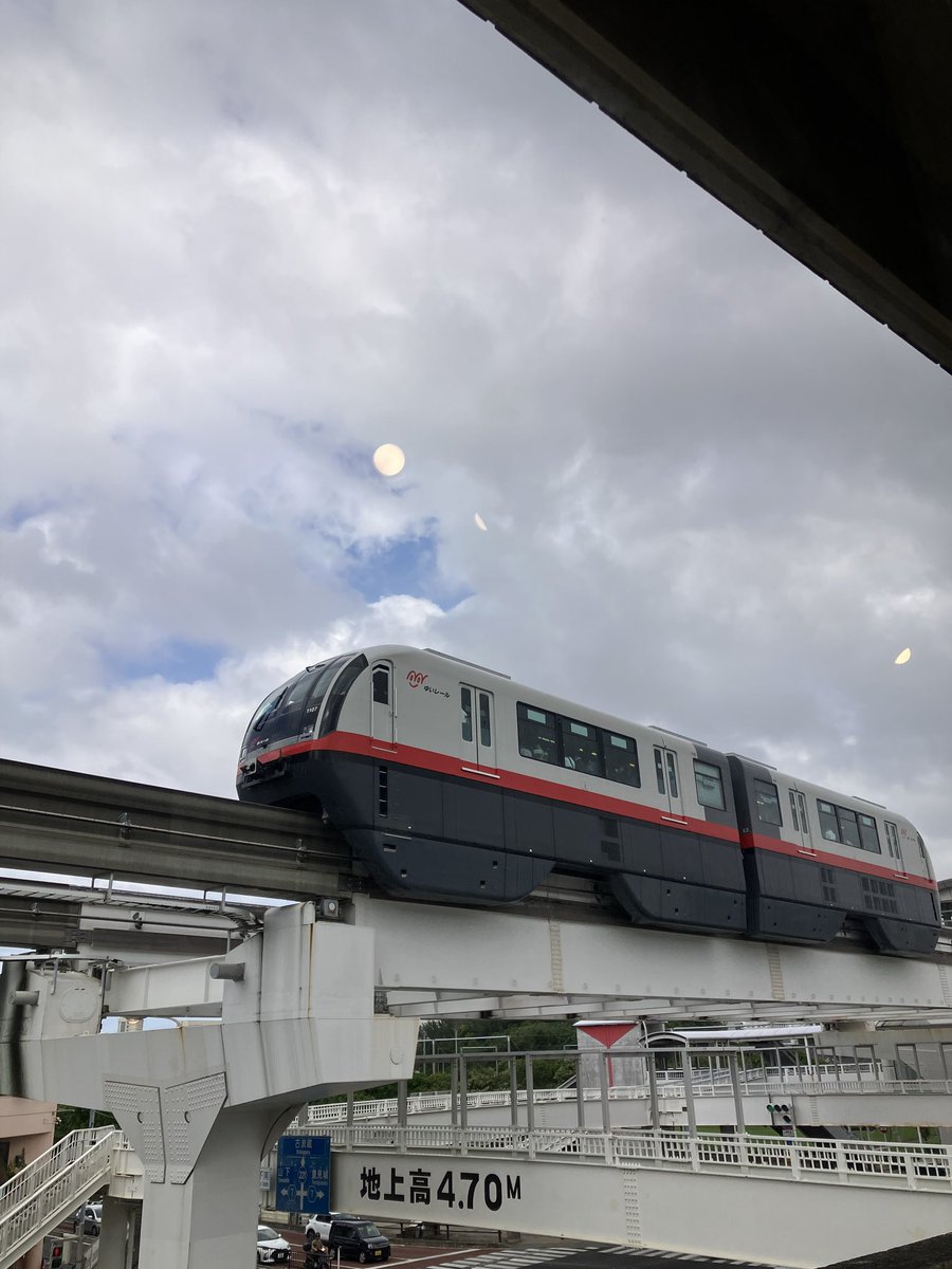 Intersection3rd's tweet image. 本日の開店準備作業中のBGMは

オフコース / オフコース・ライブ・イン・コンサート

です
ほぼA面しか聴いてません…

電子決済系使え〼

本日は22時までの営業です。
23日（日）のイベント
よろしくお願いします。

#intersection_oknw
#Kinjo_bakery 
#ゆいレール