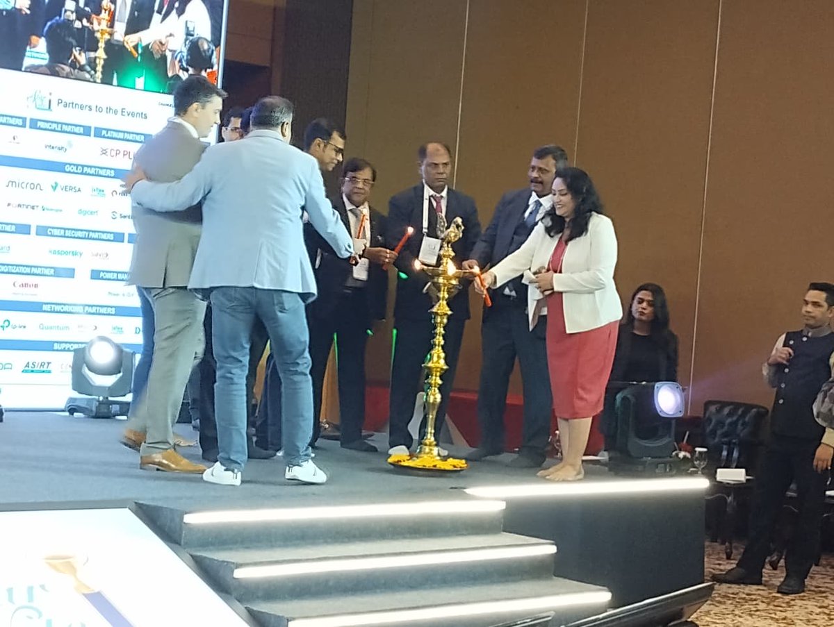 varindiamag's tweet image. We kicked off the event with the traditional lamp-lighting ceremony, igniting energy and inspiration!

#LampLighting #TraditionMeetsTech #EventKickoff #SNA2025