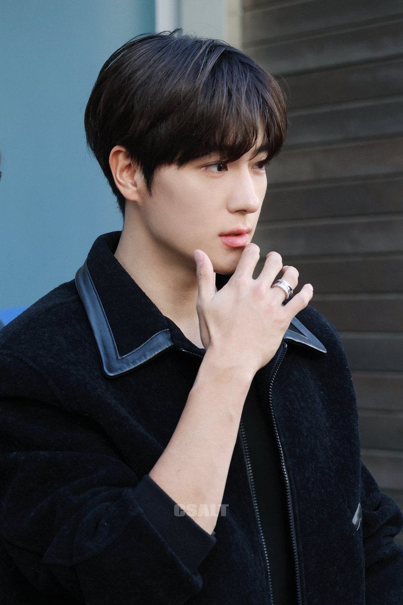 csalt0894's tweet photo. 251114

#현재  #HYUNJAE
#더보이즈 #THEBOYZ https://t.co/9Y7kHcfbid