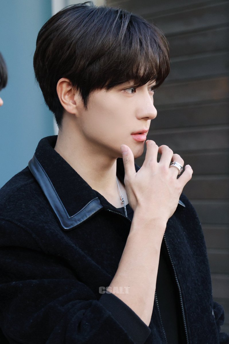csalt0894's tweet photo. 251114

#현재  #HYUNJAE
#더보이즈 #THEBOYZ https://t.co/9Y7kHcfbid