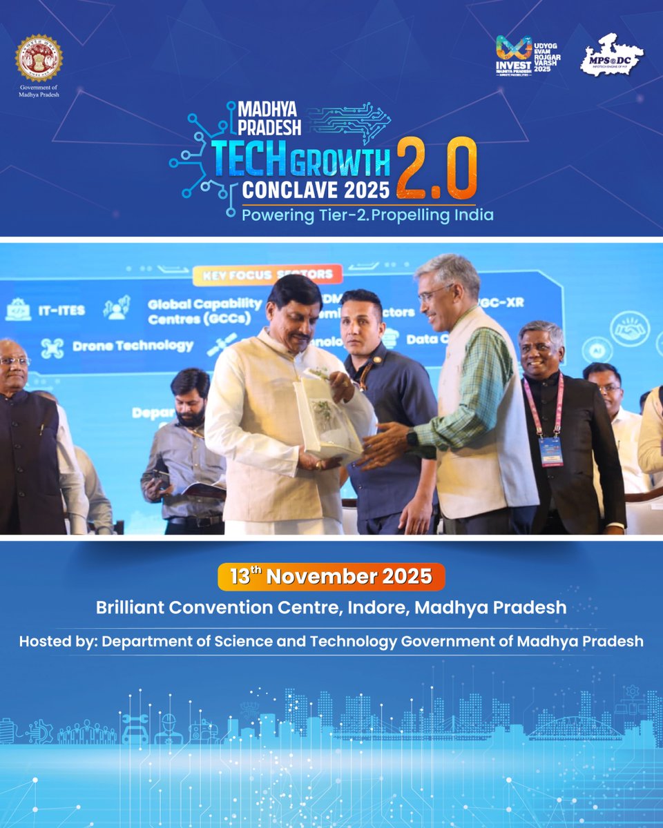 MPSeDC_DST's tweet image. #MPTechGrowthConclave 2.0| Hon’ble Chief Minister Dr. Mohan Yadav was welcomed by Sanjay Dubey, Additional Chief Secretary, Department of Science and Technology, Government of Madhya Pradesh, at the MP Tech Growth Conclave 2.0 in Indore.