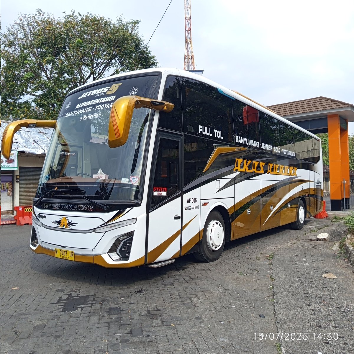 AkasAsriLovers's tweet photo. YOGYAKARTA Arah BANYUWANGI
Jumat,14 November 2025
Reservasi : 082234985360 (Ali)
N 7087 UR
Yogya : 15.50 WIB
Solo : 18.15 WIB
JetBus 5 SHD Hino RM 280
AC+Seat 2-3+Toilet+Smoking area
Ekonomi Via Tol Trans Jawa
#Banyuwangi_Yogyakarta
#Alphacentauri https://t.co/rralOsjjHt