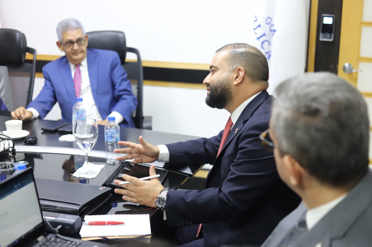 justobotacio's tweet photo. He liderizado una misión oficial con parte del equipo de trabajo de Presupuesto de la Nación y la Dirección de Prog. de Inversiones MEF, en Rep. Dominicana, organizada por PNUD, para conocer los procesos en la implementacion de Presupuesto Basado en Resultados y sus beneficios. https://t.co/sPWIaWEEPU