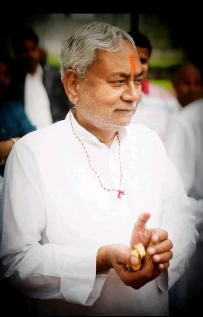 Dhirajk24Singh's tweet image. आ गए हम,
बढ़े कदम ||
राजतिलक की करो तैयारी,
अब जनता की है बारी ||