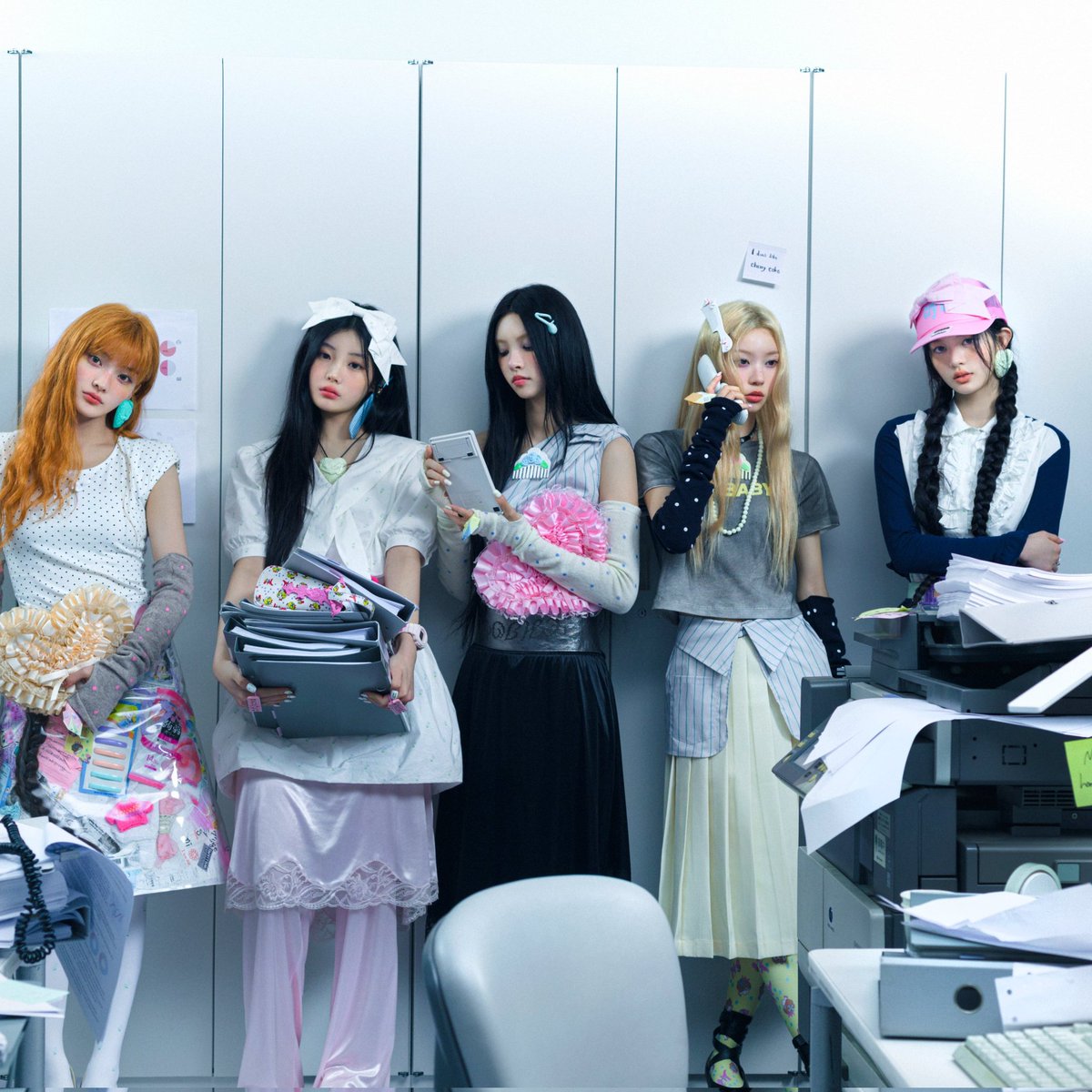 illieseom's tweet image. ILLIT joins ‘Kōhaku Uta Gassen’ for the second consecutive year, becoming the first fifth-generation girl group to do so.