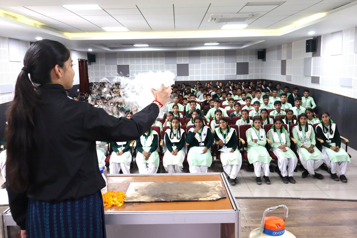 PSCPalampurhp's tweet image. Curiosity met excitement as the students of PM Shri Govt. Sr. Sec. School Raipur, visited Palampur Science Centre.
From exploring amazing exhibits to uncovering the magic behind scientific wonders, every moment was full of joy and discovery.

#ScienceExploration
#LearningWithFun