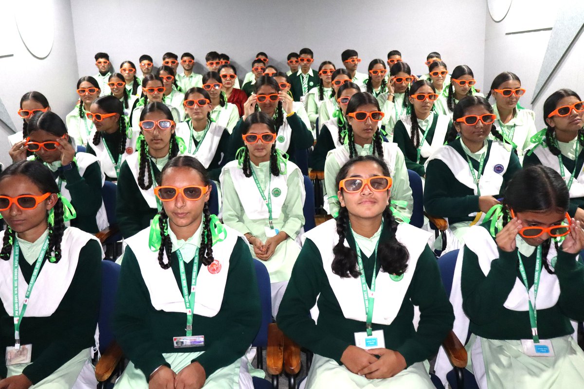PSCPalampurhp's tweet image. Curiosity met excitement as the students of PM Shri Govt. Sr. Sec. School Raipur, visited Palampur Science Centre.
From exploring amazing exhibits to uncovering the magic behind scientific wonders, every moment was full of joy and discovery.

#ScienceExploration
#LearningWithFun