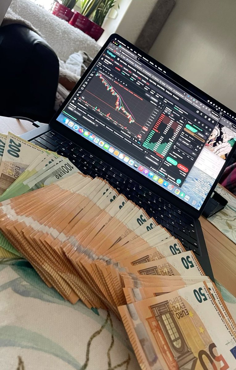 GewaifelAmira's tweet photo. Anyone can start #investingmoneycrypto — but Solana moves fast.
Before you ape into any SOL token, run it through #SCAMR.
Instant scans. Real red-flag alerts. Pure signal.
Protect your SOL. Trade smart. 🚀
🔍 Try SCAMR: Solana Token Scanner & AI Scam Detector https://t.co/F4VldlXY2g