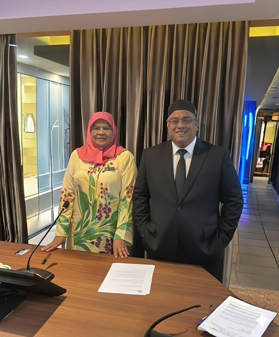 azmeer77's tweet photo. Selamat tinggal Datuk Bandar wanita pertama di Malaysia. It has been an exceptional honor to collaborate with her
#datukbandarkualalumpur #dbkl #GPPO https://t.co/Bx9MMbDr6t