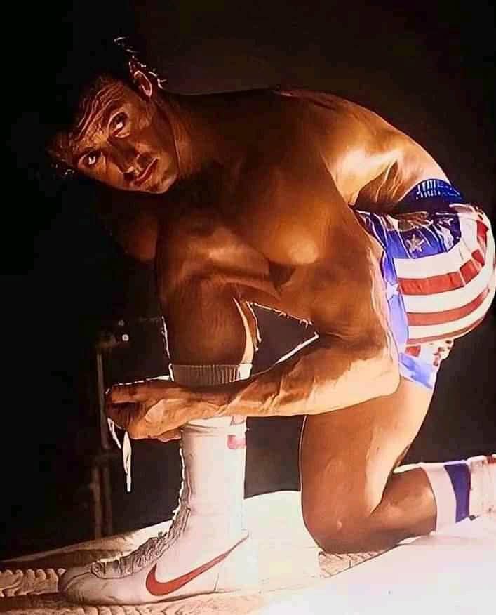 スタローンファンの皆さま

良い週末をお迎えください！
Have a nice weekend!