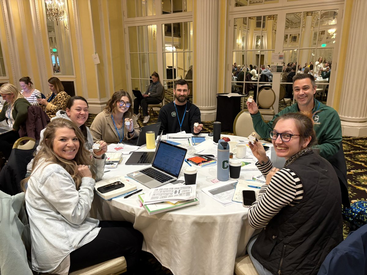 Jess_hannigan's tweet image. Part II: We had a fantastic time connecting with brilliant educators at our two-day Behavior Solutions workshop in Grand Rapids, Michigan! #behaviorsolutions #behavioracademies @SolutionTree @JohnHannigan75